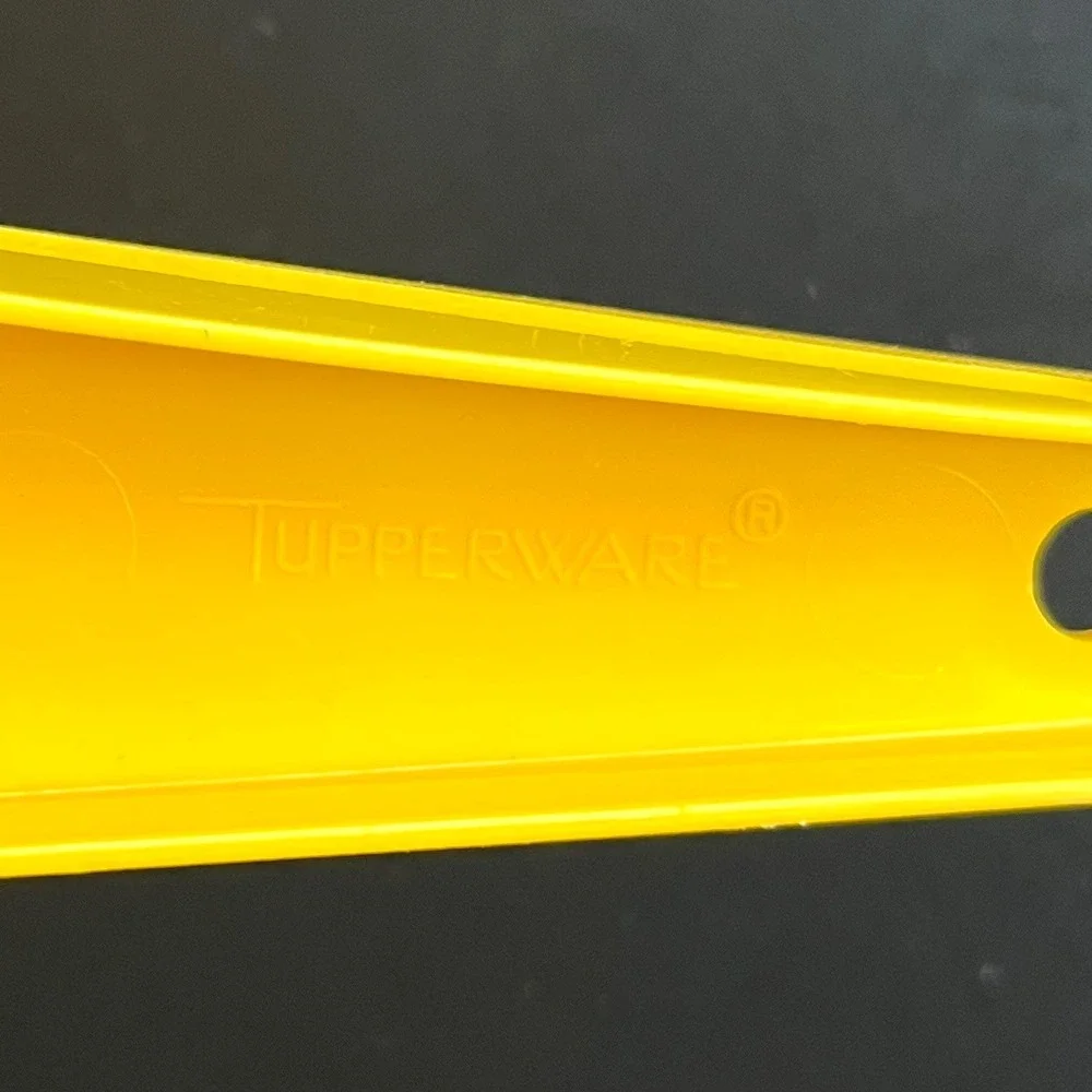 Vintage Tupperware 1 Quart Colander Strainer Handle Yellow Small Durable Kitchen